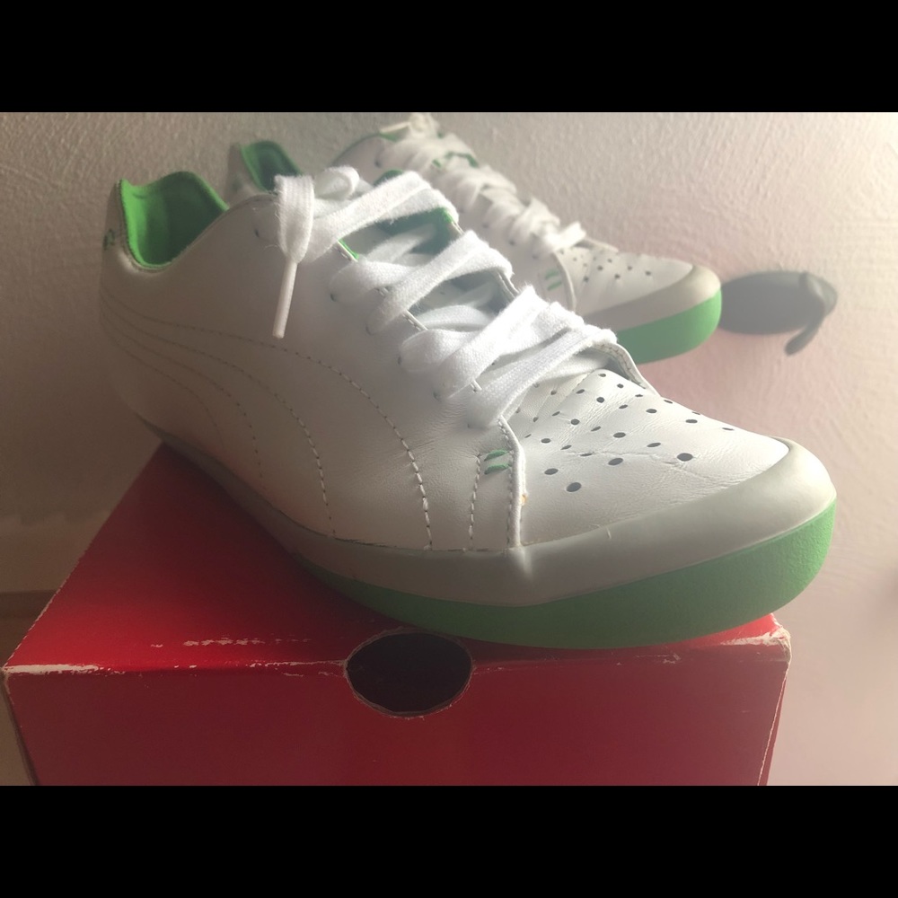 White and green pumas